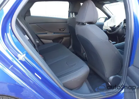 2025 Hyundai Elantra Sel Sport z USA, uszkodzony, nr VIN KMHLM4DG2SU021942